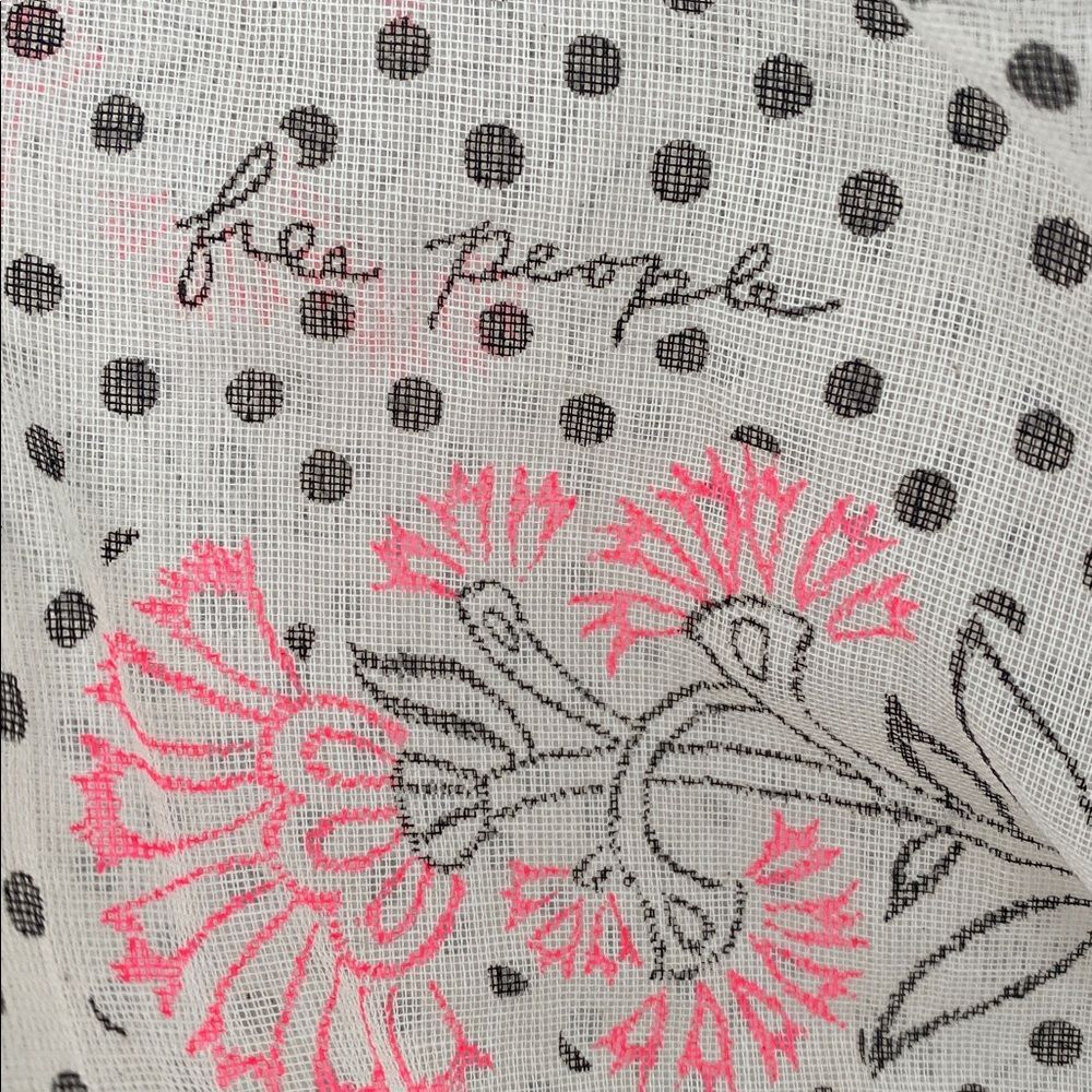 Free People Cream and Pink Floral Tote Logos Print Boho Beach Vacation Shopping - Picture 2 of 4
